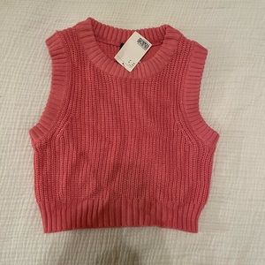 Pink cropped sweater tank